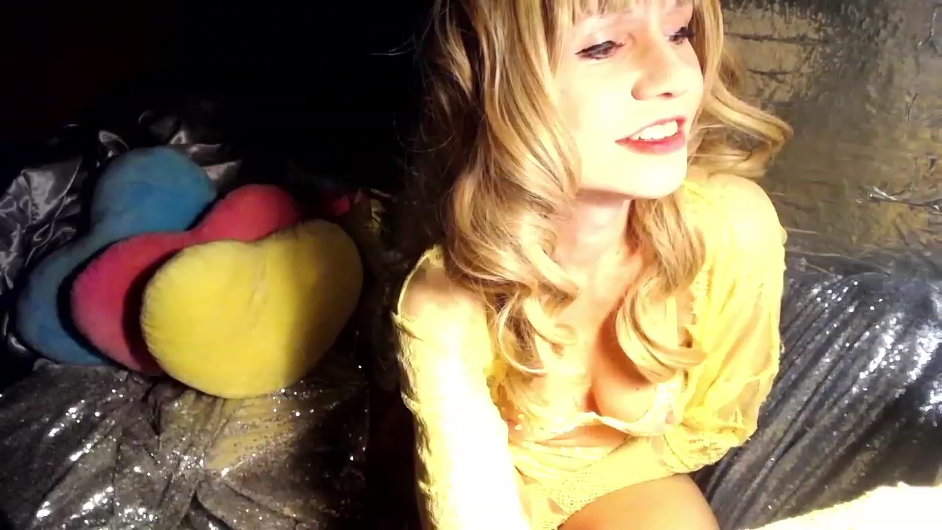 Gallery image thumbnail from LiliLace's myfreecams stream on, 02/19/2023, 12:02 image 17 of 20