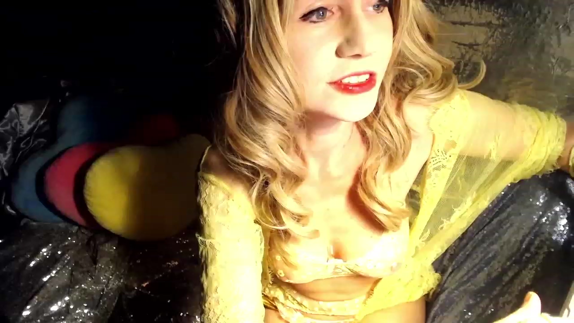 Gallery image thumbnail from LiliLace's myfreecams stream on, 02/19/2023, 12:02 image 1 of 20