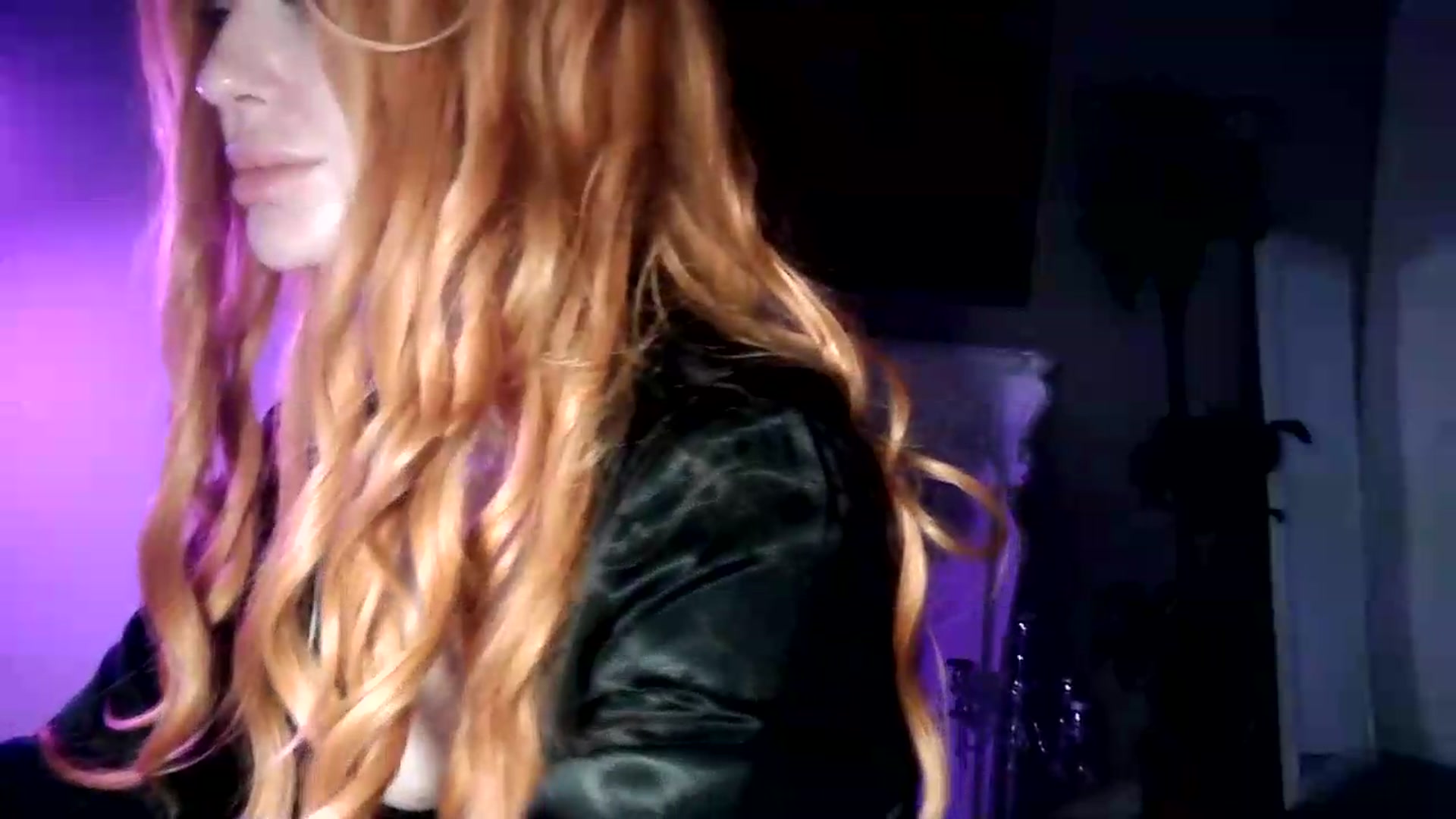 Gallery image thumbnail from LiliRed's myfreecams stream on, 09/18/2026, 18:01 image 3 of 20