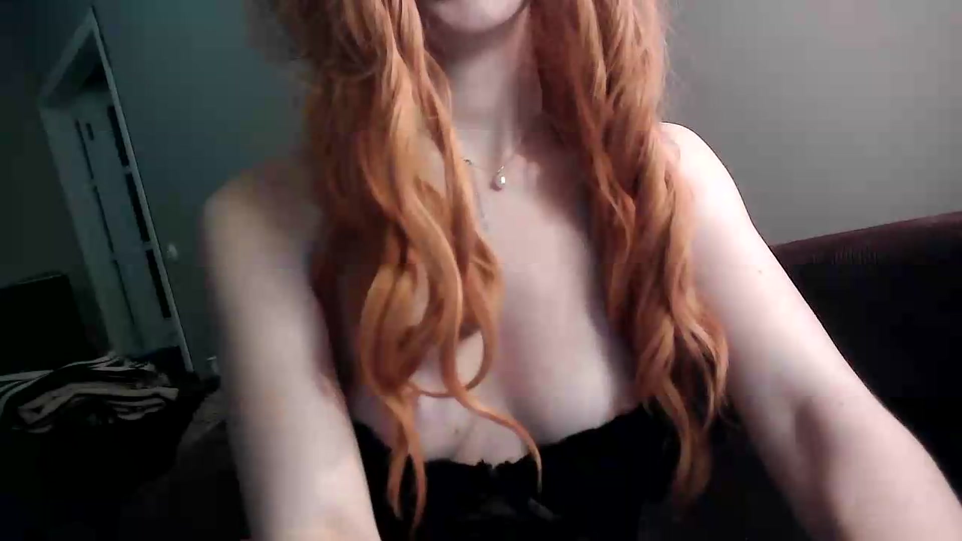 Gallery image thumbnail from LiliRed's myfreecams stream on, 09/29/2026, 18:23 image 5 of 20