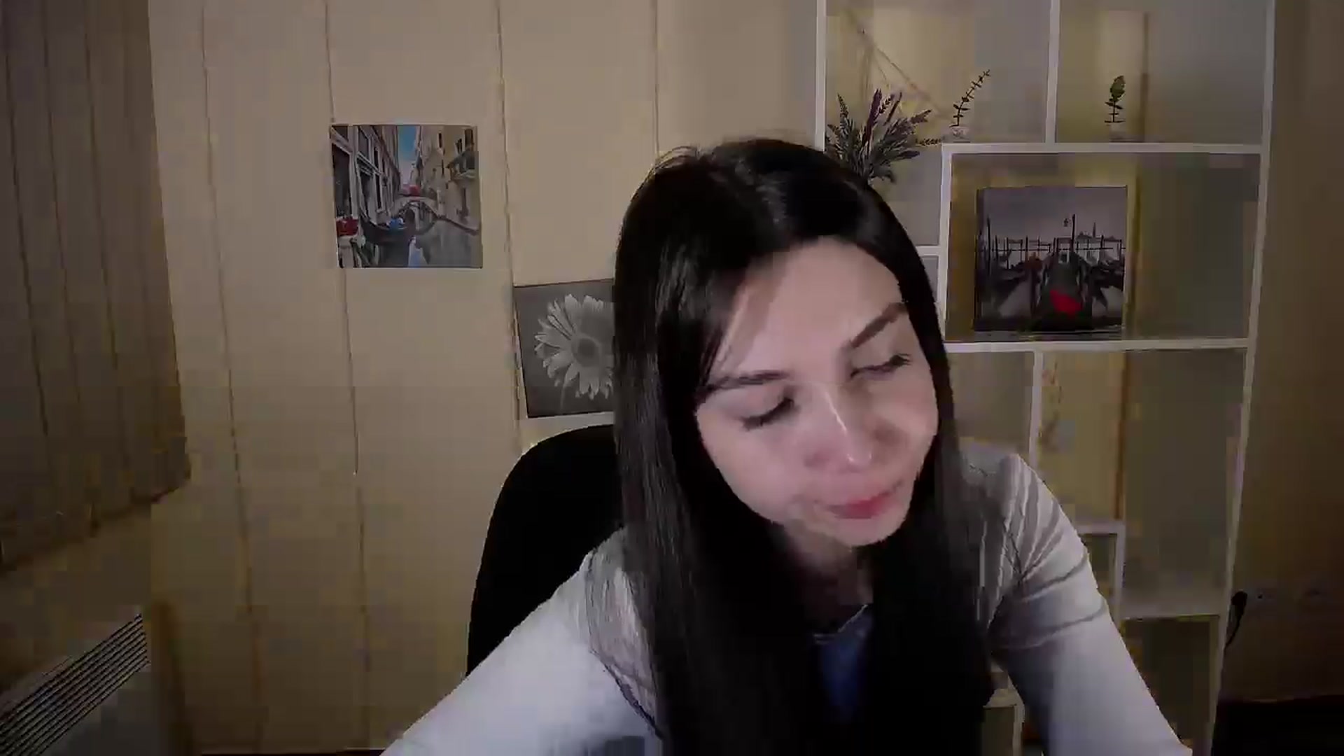 Gallery image thumbnail from Lili_magic_'s myfreecams stream on, 07/30/2025, 12:21 image 15 of 20