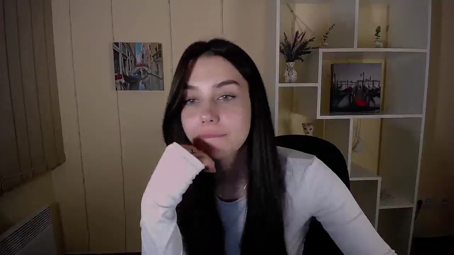 Gallery image thumbnail from Lili_magic_'s myfreecams stream on, 07/30/2025, 12:21 image 3 of 20