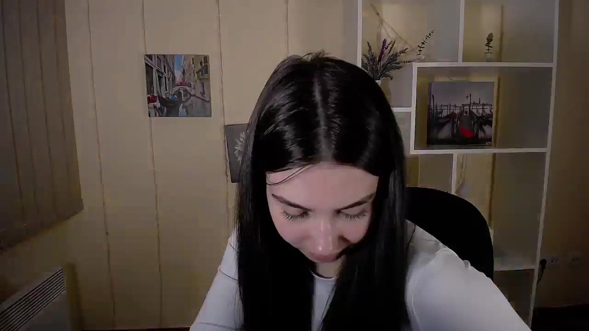Gallery image thumbnail from Lili_magic_'s myfreecams stream on, 07/30/2025, 12:21 image 16 of 20