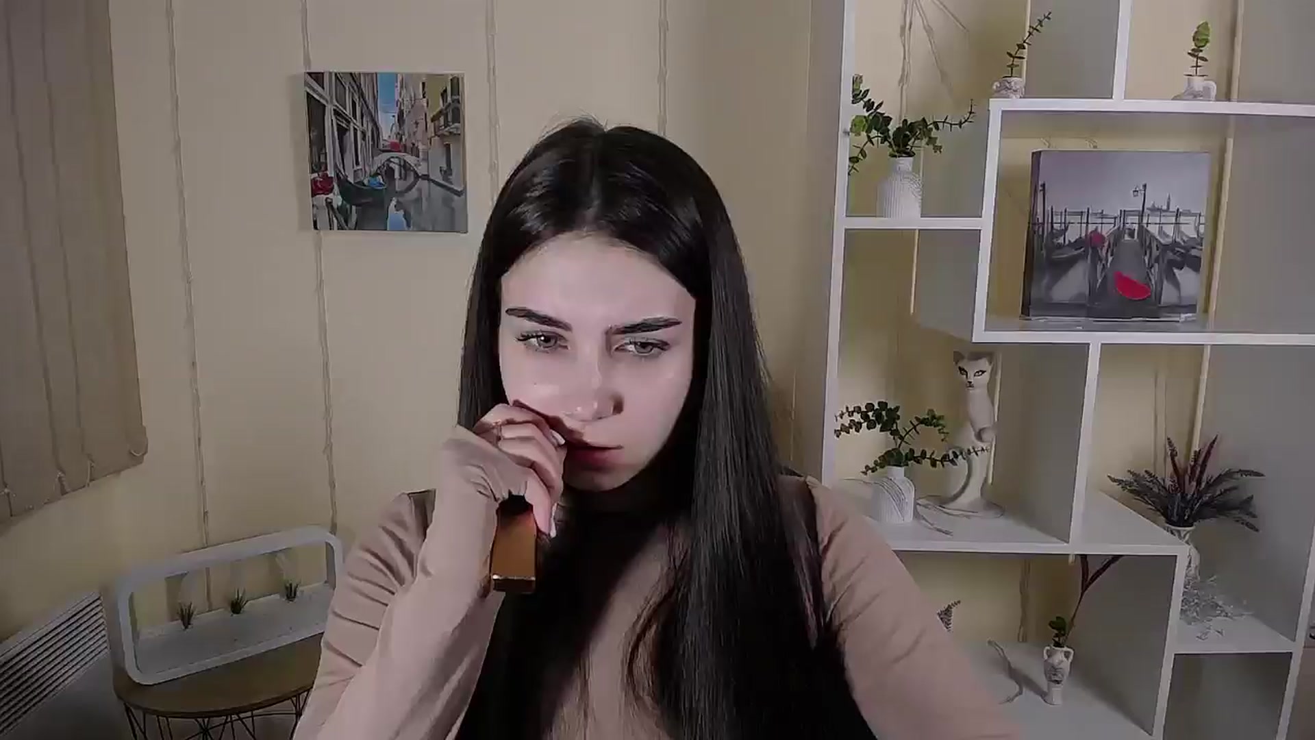 Gallery image thumbnail from Lili_magic_'s myfreecams stream on, 08/05/2025, 12:43 image 1 of 20