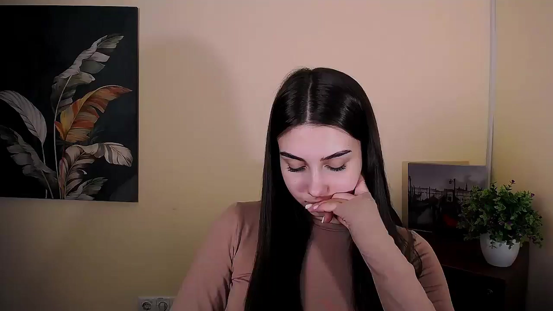 Gallery image thumbnail from Lili_magic_'s myfreecams stream on, 08/13/2025, 10:06 image 16 of 20