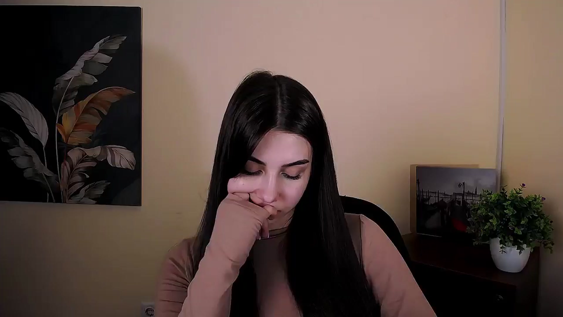 Gallery image thumbnail from Lili_magic_'s myfreecams stream on, 08/13/2025, 10:06 image 14 of 20