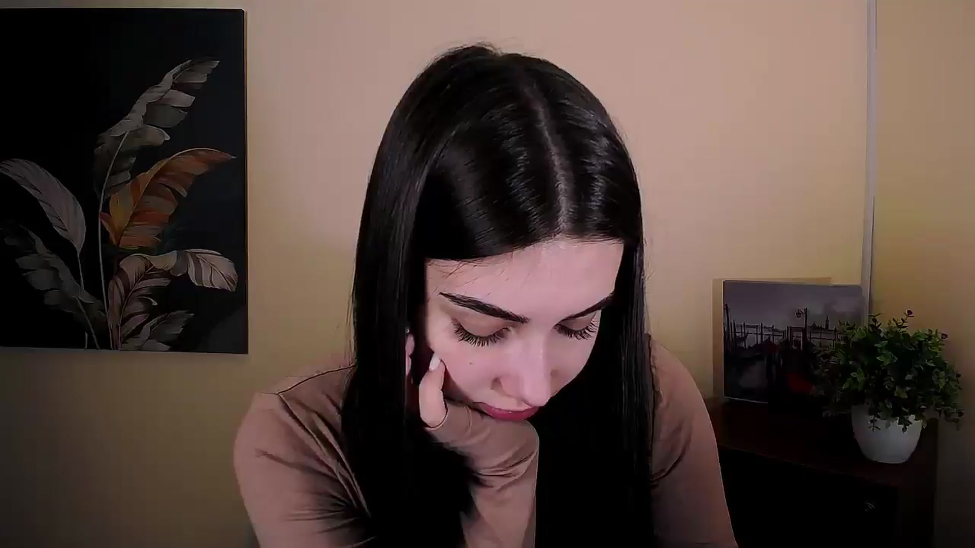 Gallery image thumbnail from Lili_magic_'s myfreecams stream on, 08/13/2025, 11:35 image 7 of 20