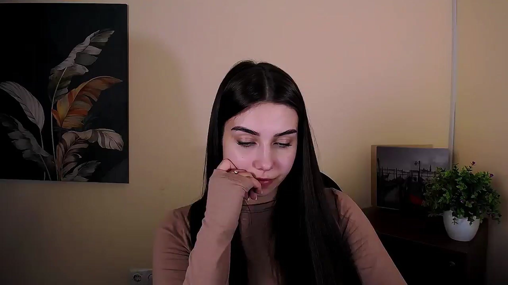 Gallery image thumbnail from Lili_magic_'s myfreecams stream on, 08/13/2025, 11:35 image 12 of 20