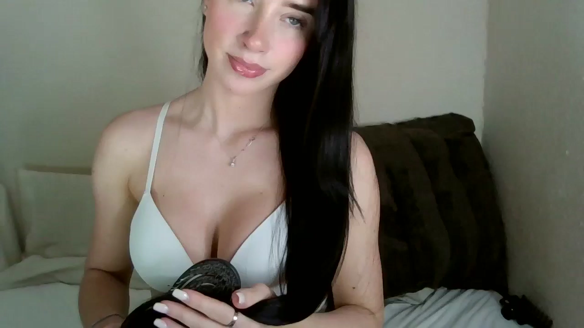 Gallery image thumbnail from Liliablack's myfreecams stream on, 12/02/2025, 20:52 image 6 of 20