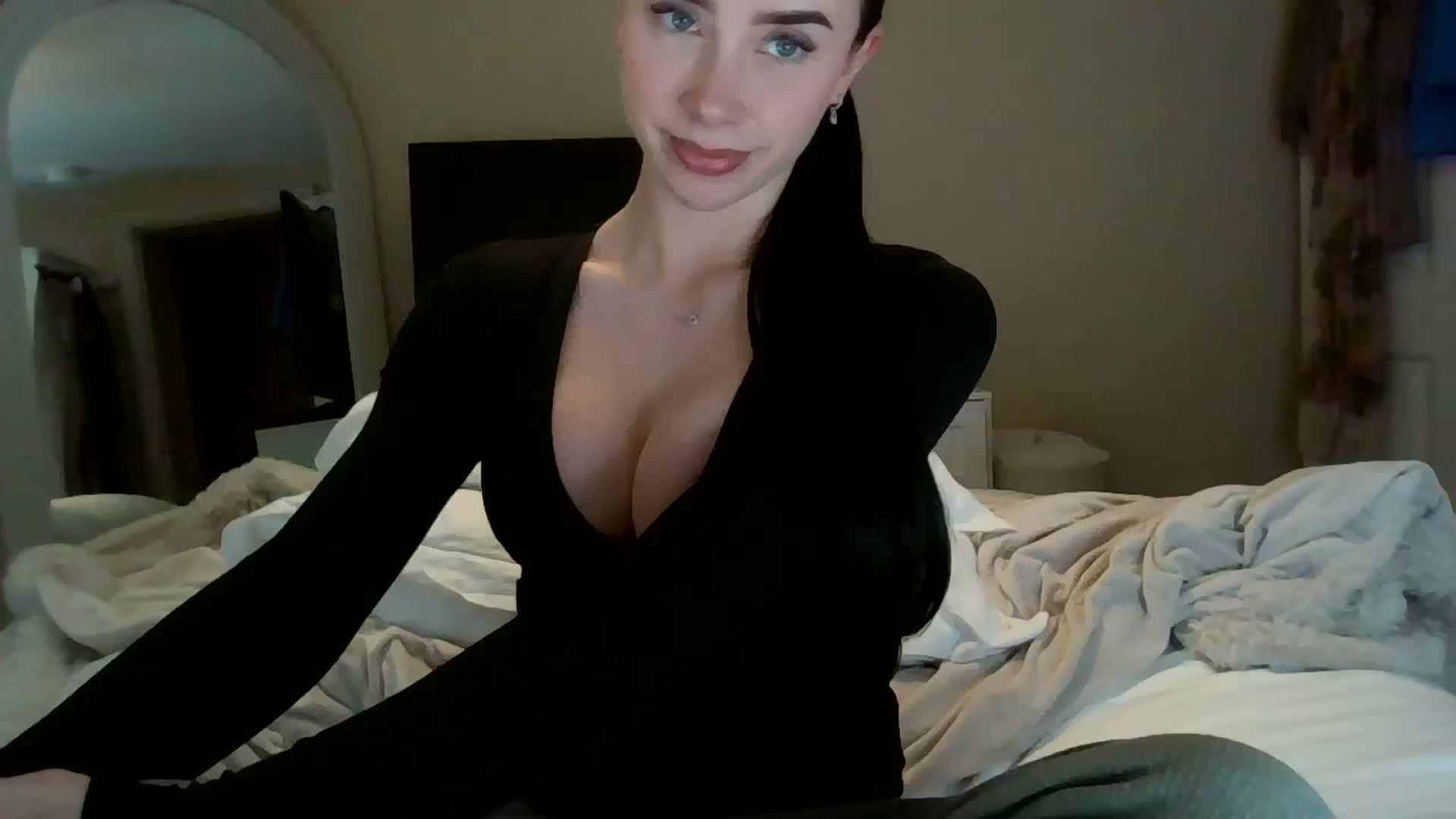 Gallery image thumbnail from Liliablack's myfreecams stream on, 04/18/2026, 23:09 image 9 of 20