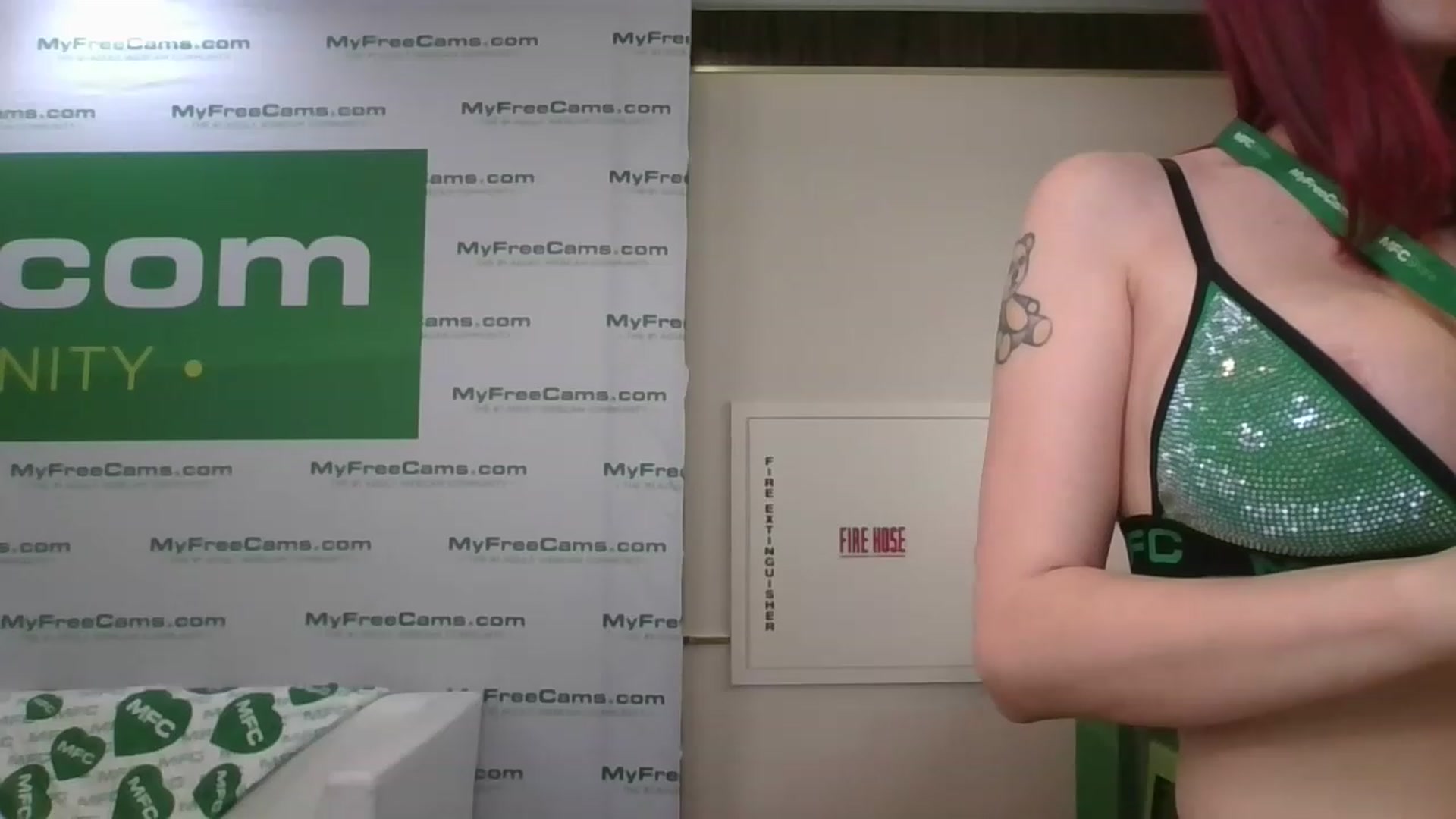 Gallery image thumbnail from Lilianstone's myfreecams stream on, 01/05/2023, 23:22 image 8 of 20