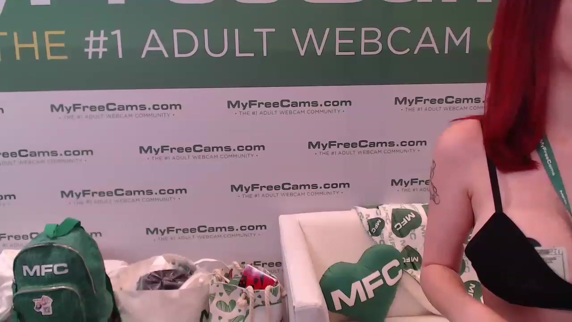 Gallery image thumbnail from Lilianstone's myfreecams stream on, 01/07/2023, 21:42 image 9 of 20