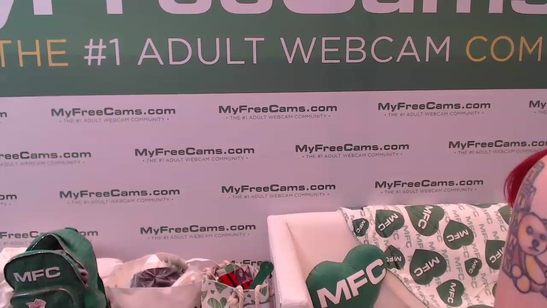 Gallery image thumbnail from Lilianstone's myfreecams stream on, 01/07/2023, 21:42 image 18 of 20