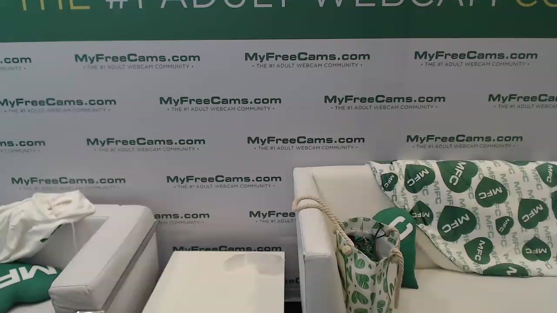 Gallery image thumbnail from Lilianstone's myfreecams stream on, 01/08/2023, 24:02 image 11 of 20