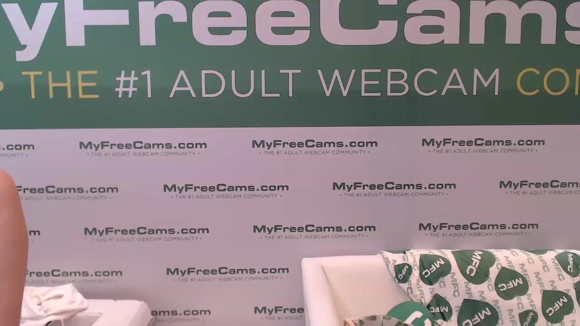 Gallery image thumbnail from Lilianstone's myfreecams stream on, 01/08/2023, 24:02 image 20 of 20