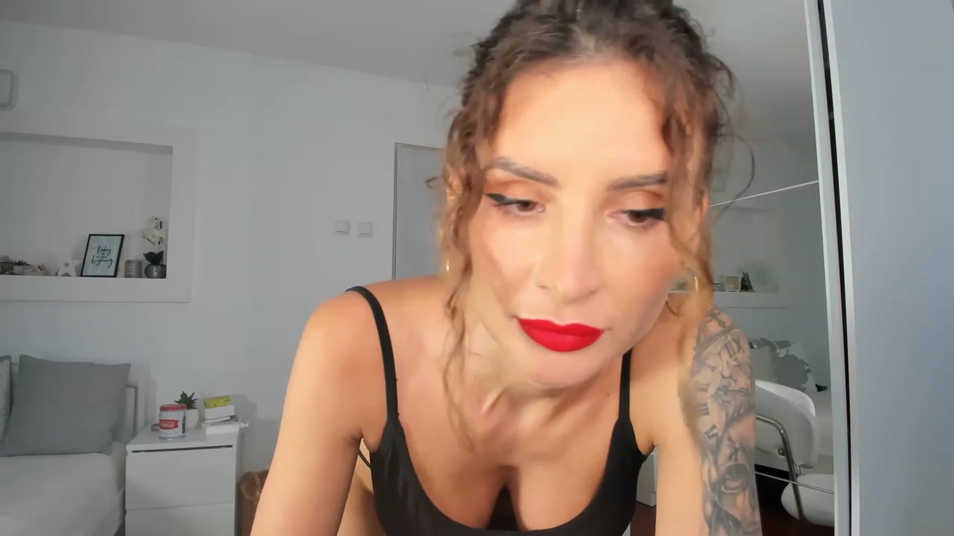 Gallery image thumbnail from Lilie's myfreecams stream on, 06/05/2023, 19:11 image 9 of 20