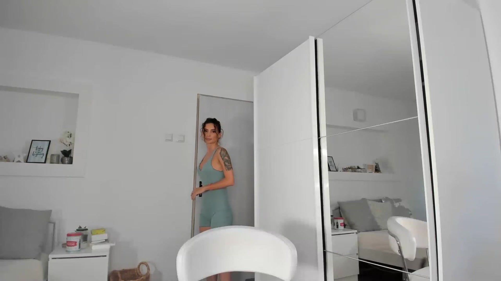 Gallery image thumbnail from Lilie's myfreecams stream on, 06/06/2023, 18:18 image 5 of 20
