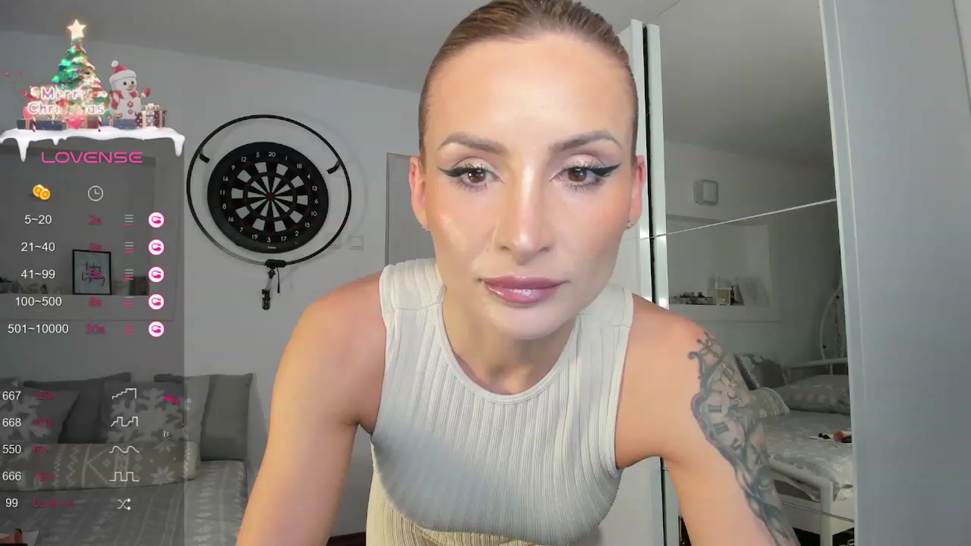 Gallery image thumbnail from Lilie's myfreecams stream on, 01/02/2024, 18:16 image 3 of 20