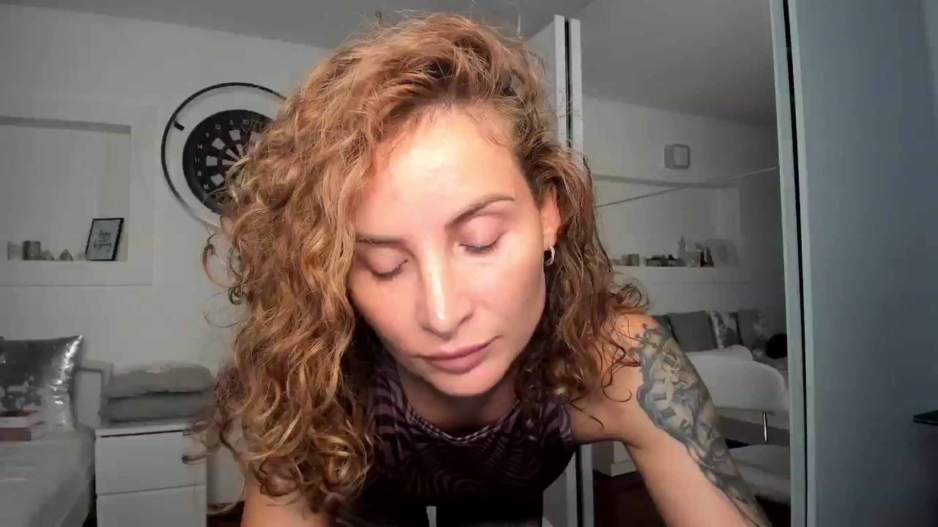 Gallery image thumbnail from Lilie's myfreecams stream on, 04/22/2024, 17:39 image 10 of 20