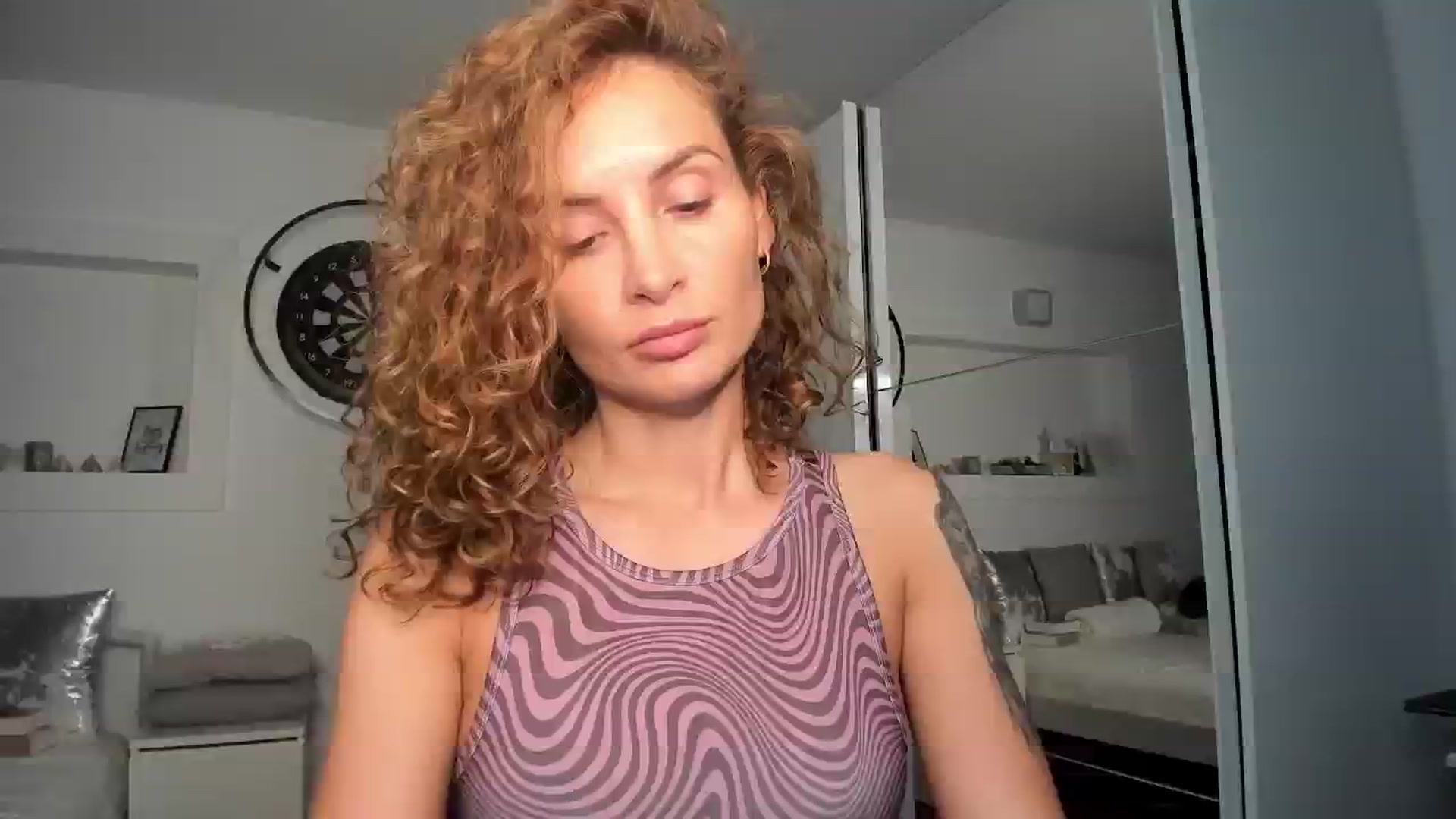 Gallery image thumbnail from Lilie's myfreecams stream on, 04/22/2024, 17:39 image 1 of 20