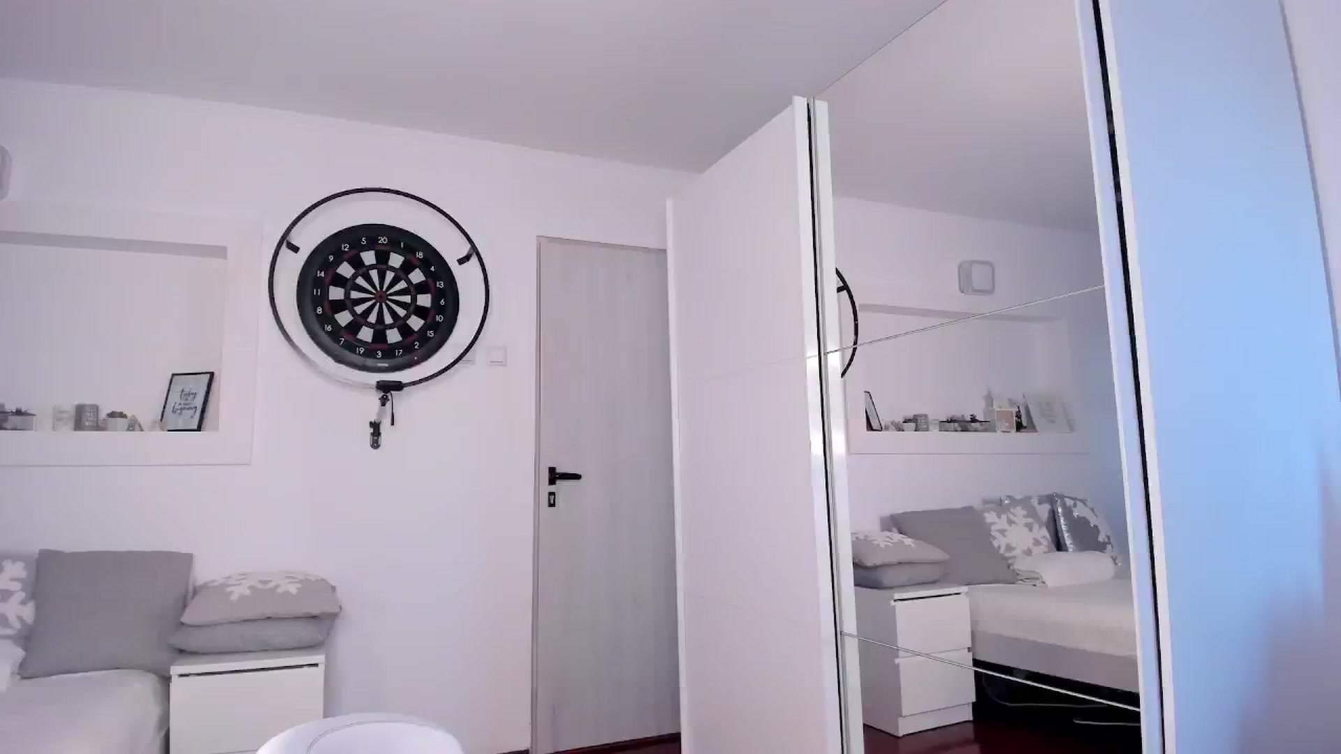Gallery image thumbnail from Lilie's myfreecams stream on, 05/10/2024, 17:25 image 15 of 20