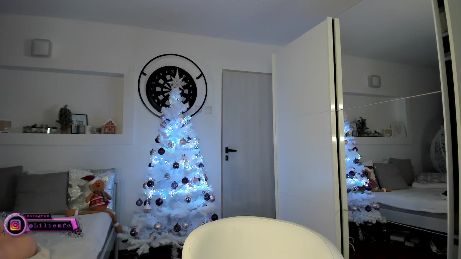 Gallery image thumbnail from Lilie's myfreecams stream on, 12/12/2024, 17:34 image 16 of 20
