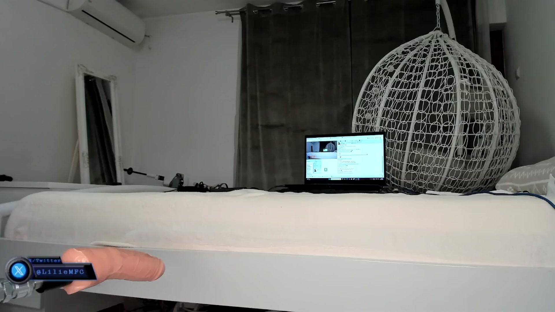 Gallery image thumbnail from Lilie's myfreecams stream on, 01/15/2025, 19:18 image 7 of 20
