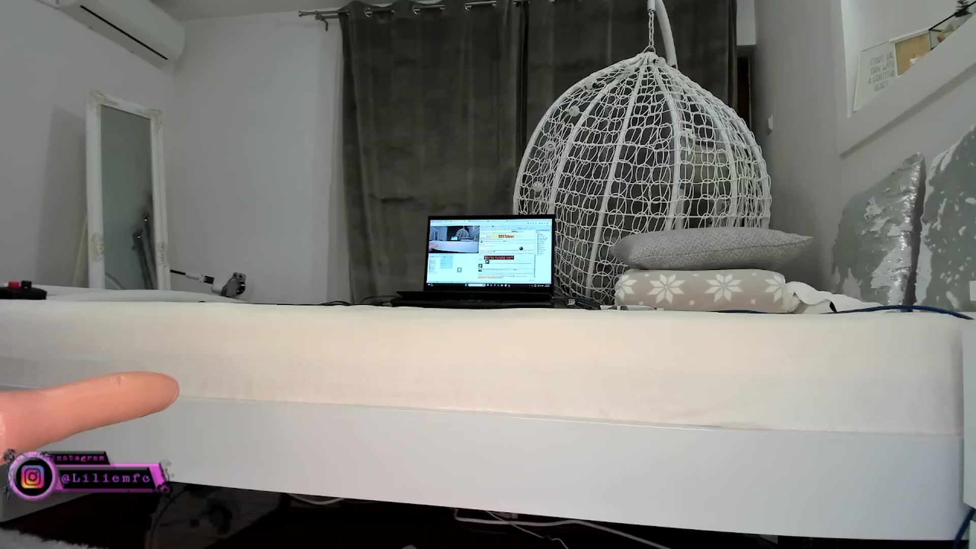 Gallery image thumbnail from Lilie's myfreecams stream on, 01/21/2025, 18:41 image 14 of 20
