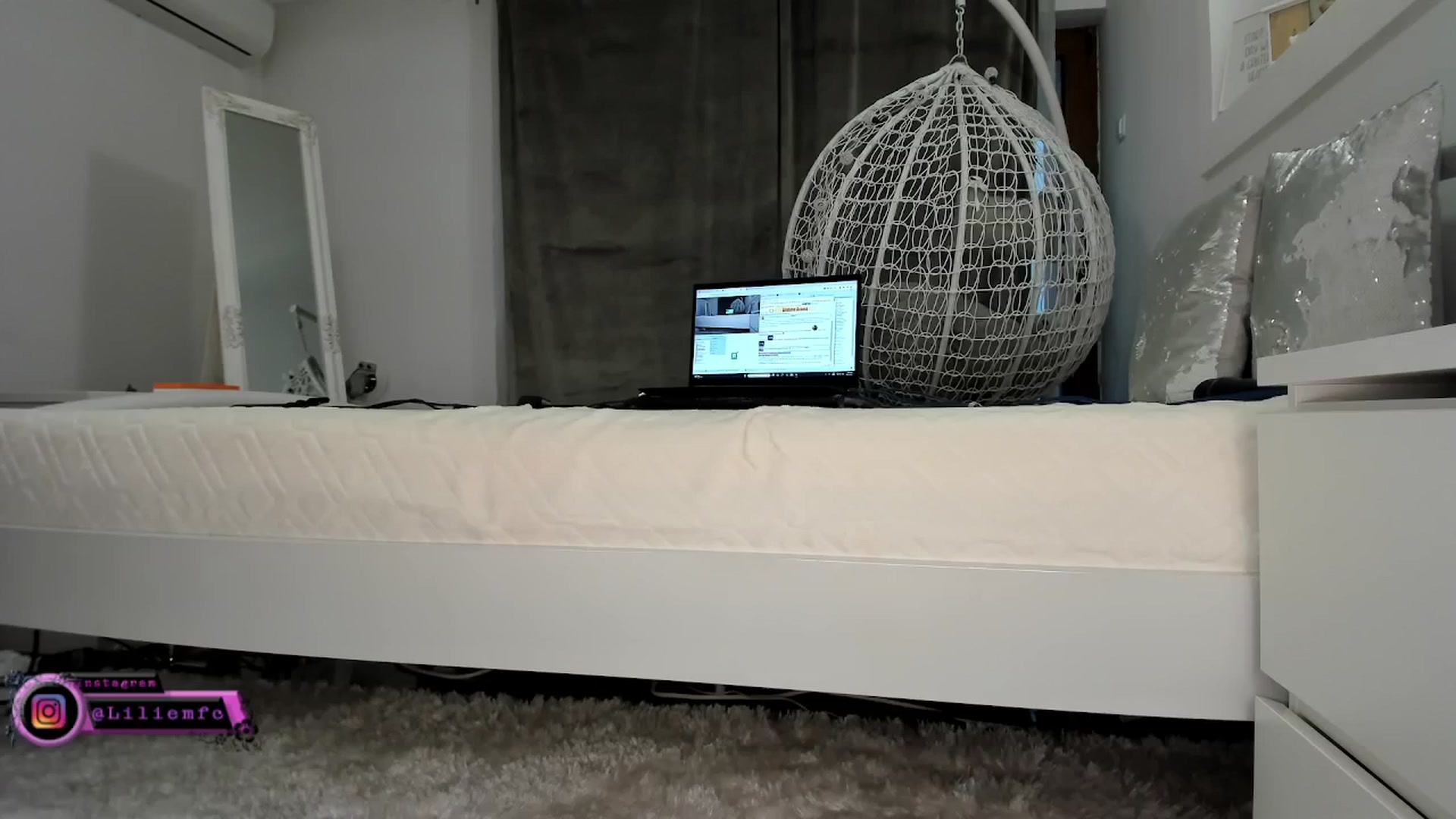 Gallery image thumbnail from Lilie's myfreecams stream on, 03/15/2025, 16:40 image 11 of 20