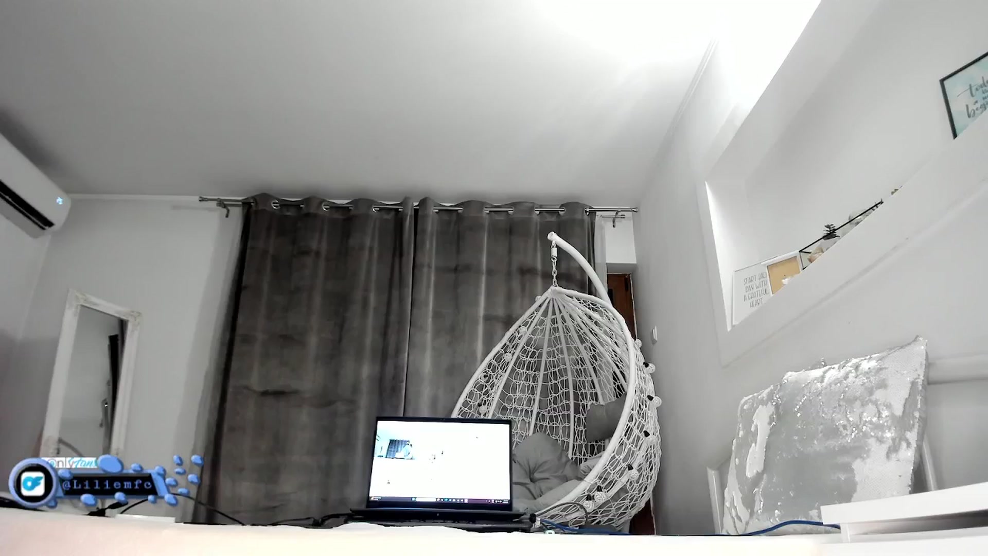 Gallery image thumbnail from Lilie's myfreecams stream on, 07/28/2025, 19:29 image 15 of 20