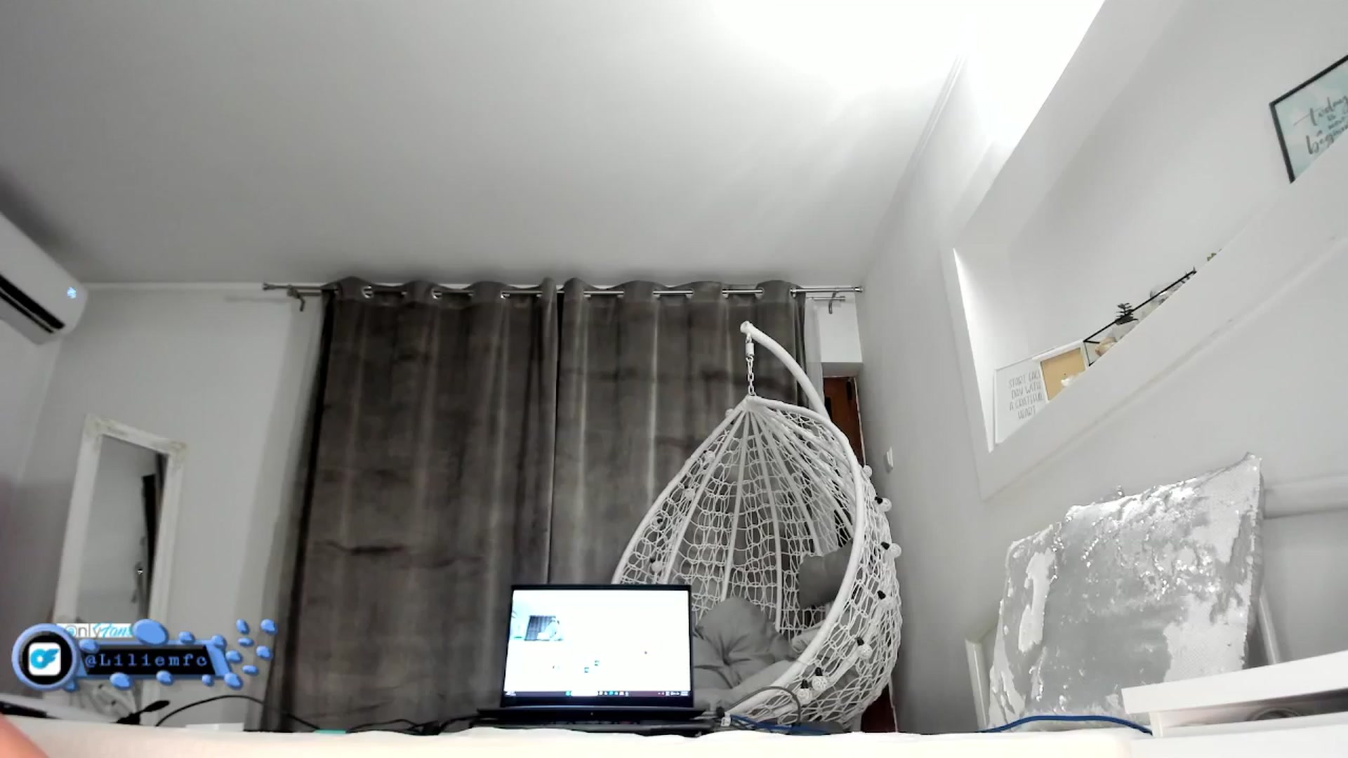 Gallery image thumbnail from Lilie's myfreecams stream on, 07/28/2025, 20:59 image 2 of 20