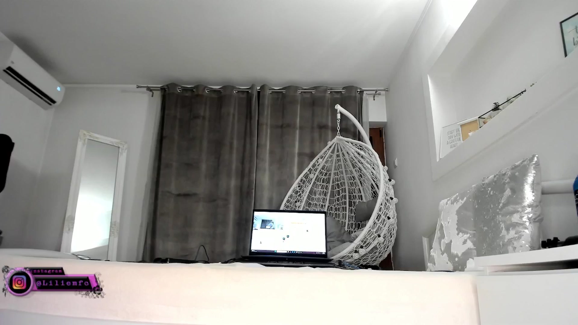 Gallery image thumbnail from Lilie's myfreecams stream on, 08/01/2025, 19:09 image 10 of 20