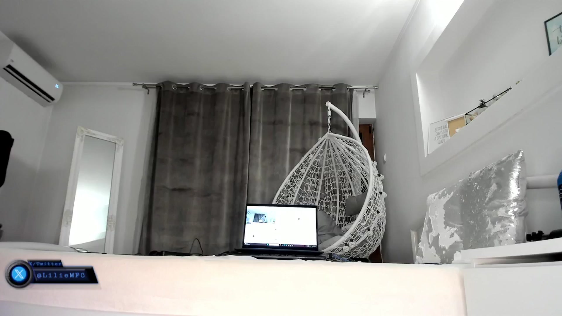 Gallery image thumbnail from Lilie's myfreecams stream on, 08/01/2025, 19:09 image 11 of 20
