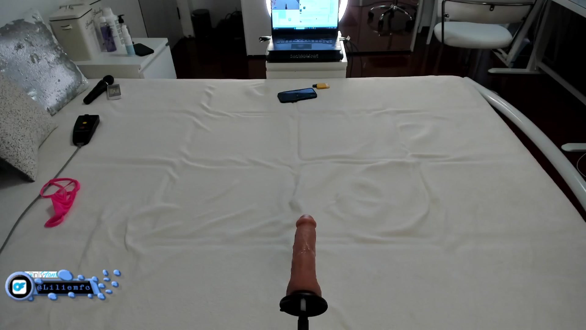 Gallery image thumbnail from Lilie's myfreecams stream on, 09/13/2025, 15:37 image 14 of 20