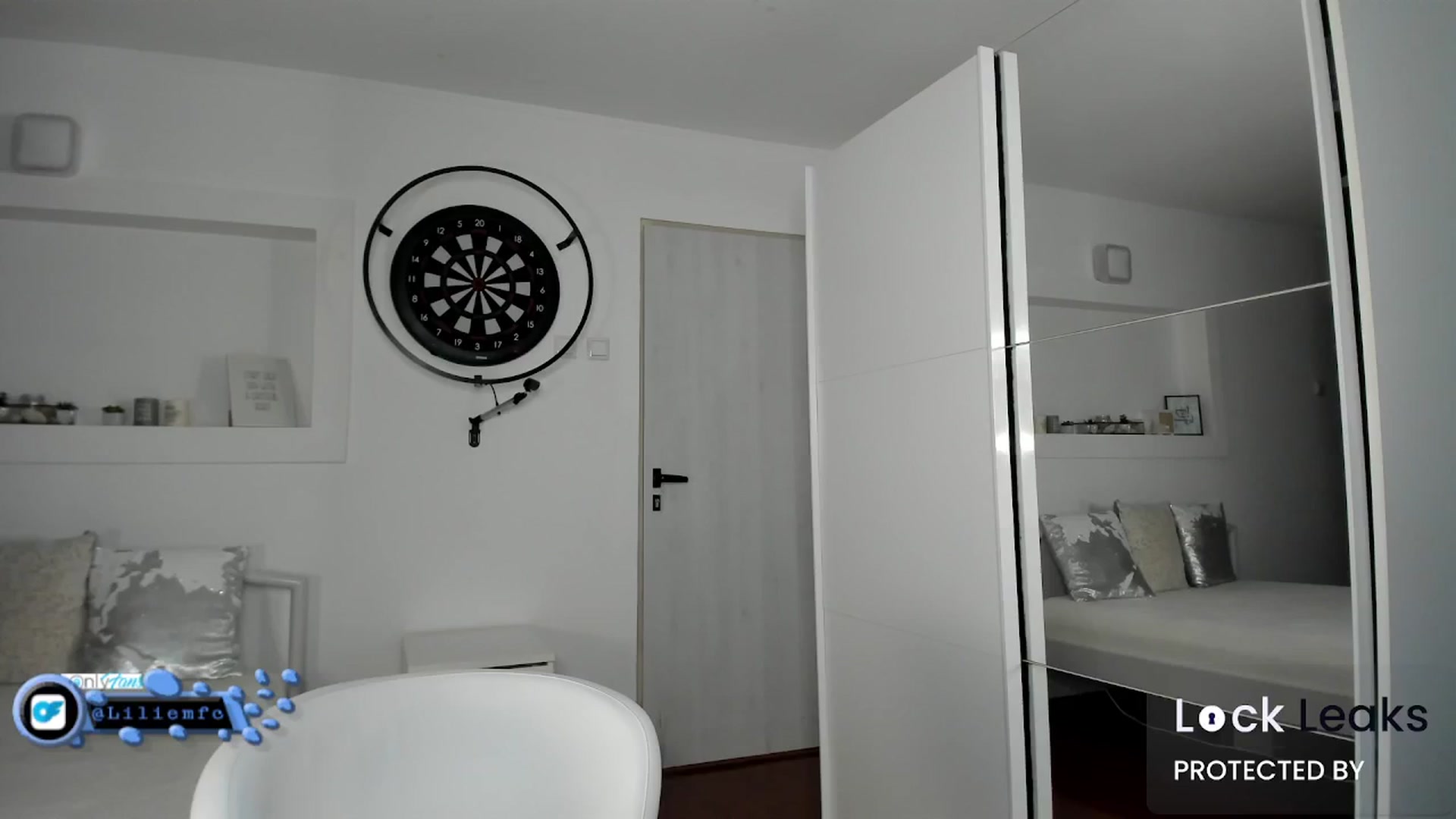 Gallery image thumbnail from Lilie's myfreecams stream on, 01/10/2026, 17:33 image 15 of 20