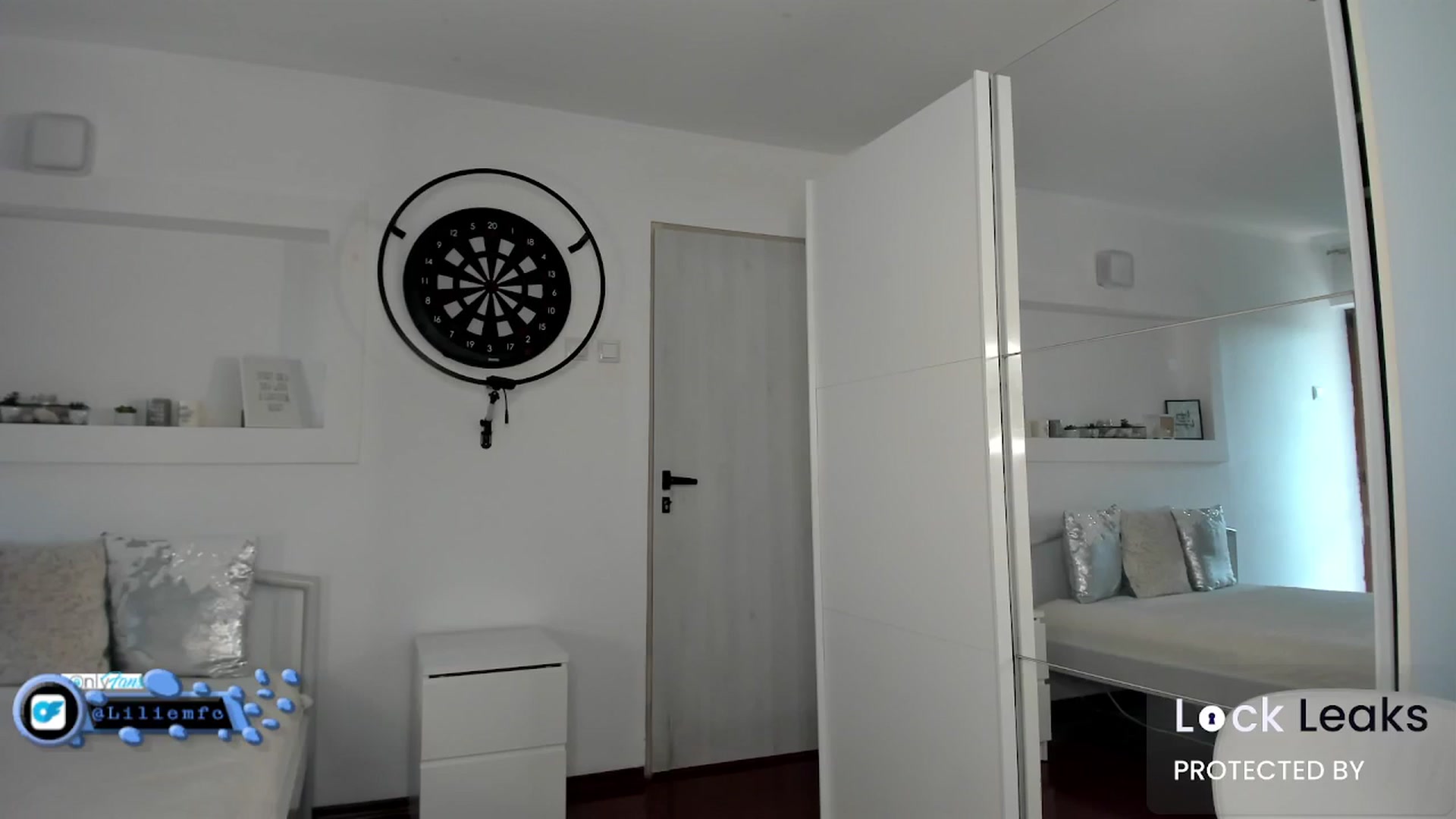 Gallery image thumbnail from Lilie's myfreecams stream on, 01/28/2026, 10:35 image 15 of 20