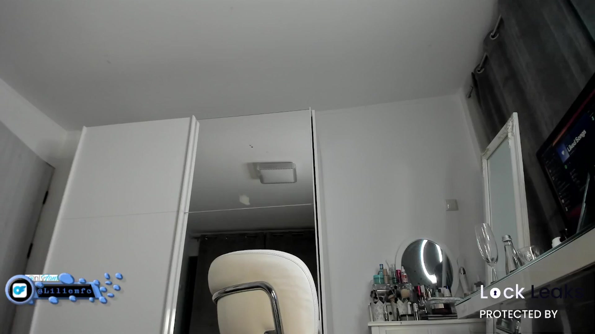 Gallery image thumbnail from Lilie's myfreecams stream on, 03/19/2026, 18:42 image 11 of 20