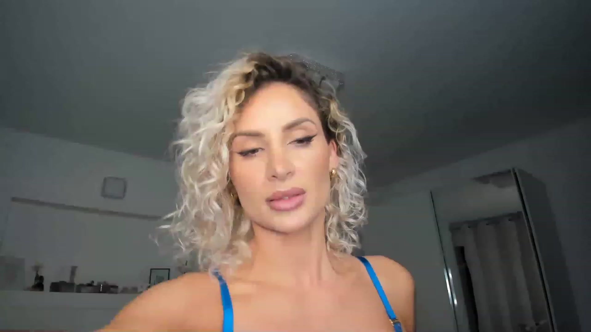 Gallery image thumbnail from Lilie_'s myfreecams stream on, 12/01/2022, 20:31 image 19 of 20