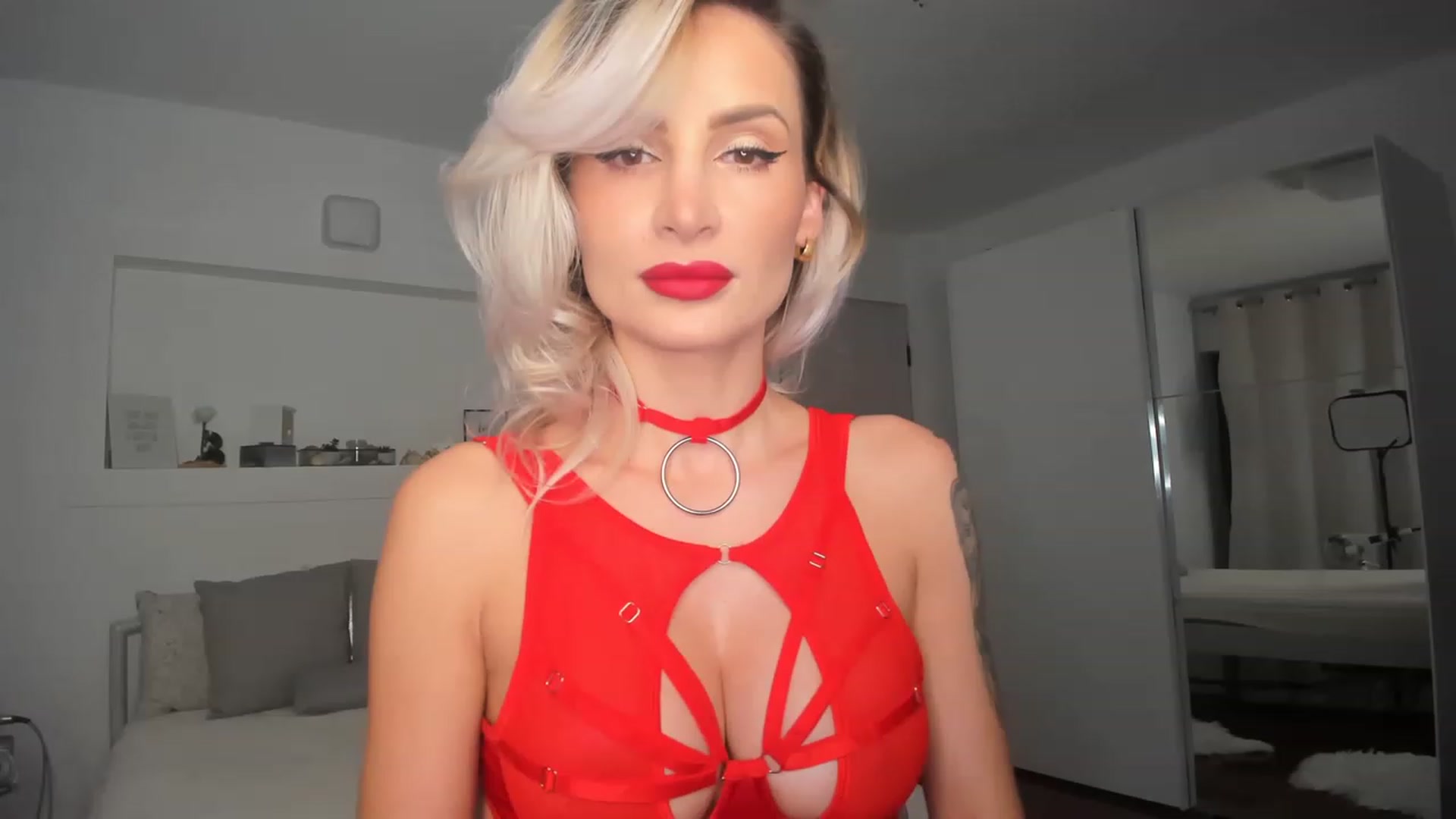 Gallery image thumbnail from Lilie_'s myfreecams stream on, 12/24/2022, 17:48 image 2 of 20