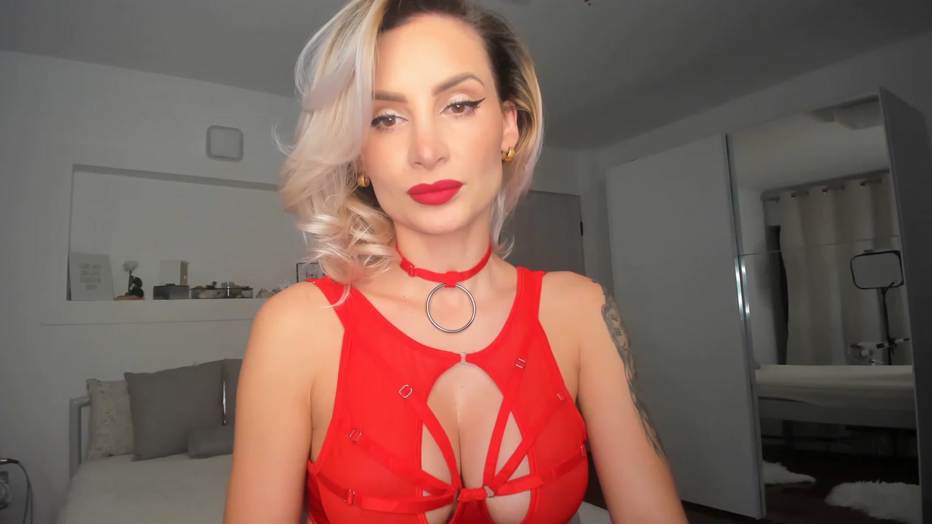 Gallery image thumbnail from Lilie_'s myfreecams stream on, 12/24/2022, 17:48 image 3 of 20