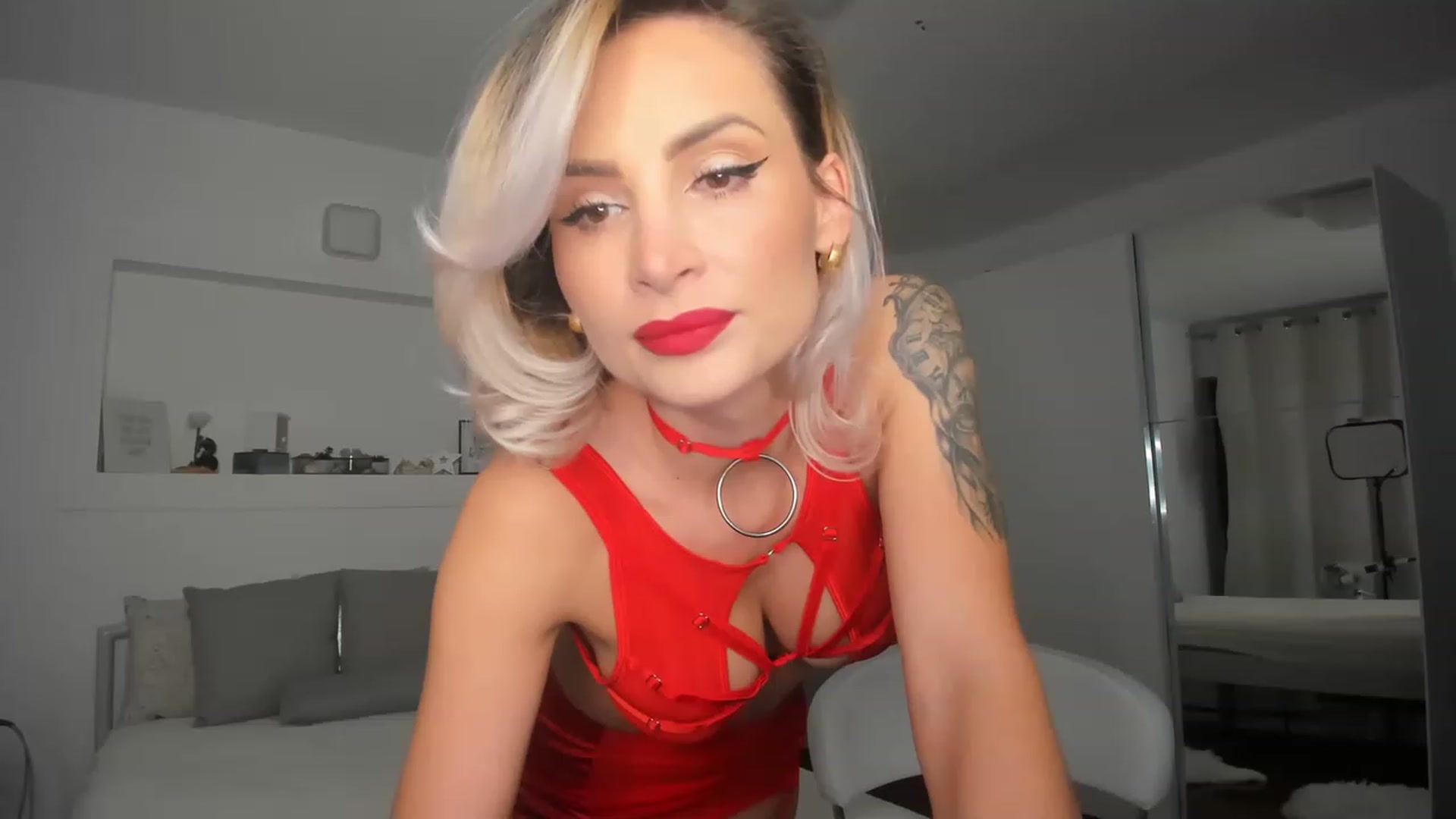 Gallery image thumbnail from Lilie_'s myfreecams stream on, 12/24/2022, 17:48 image 5 of 20