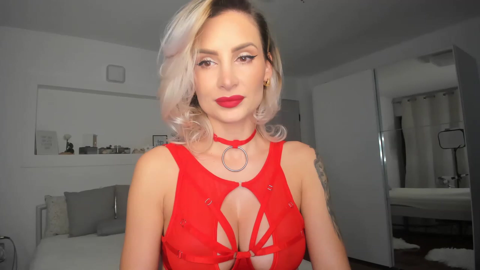 Gallery image thumbnail from Lilie_'s myfreecams stream on, 12/24/2022, 17:48 image 1 of 20
