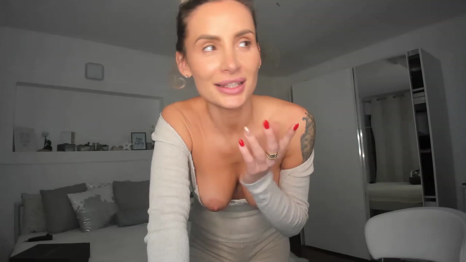 Gallery image thumbnail from Lilie_'s myfreecams stream on, 01/05/2023, 19:34 image 18 of 20