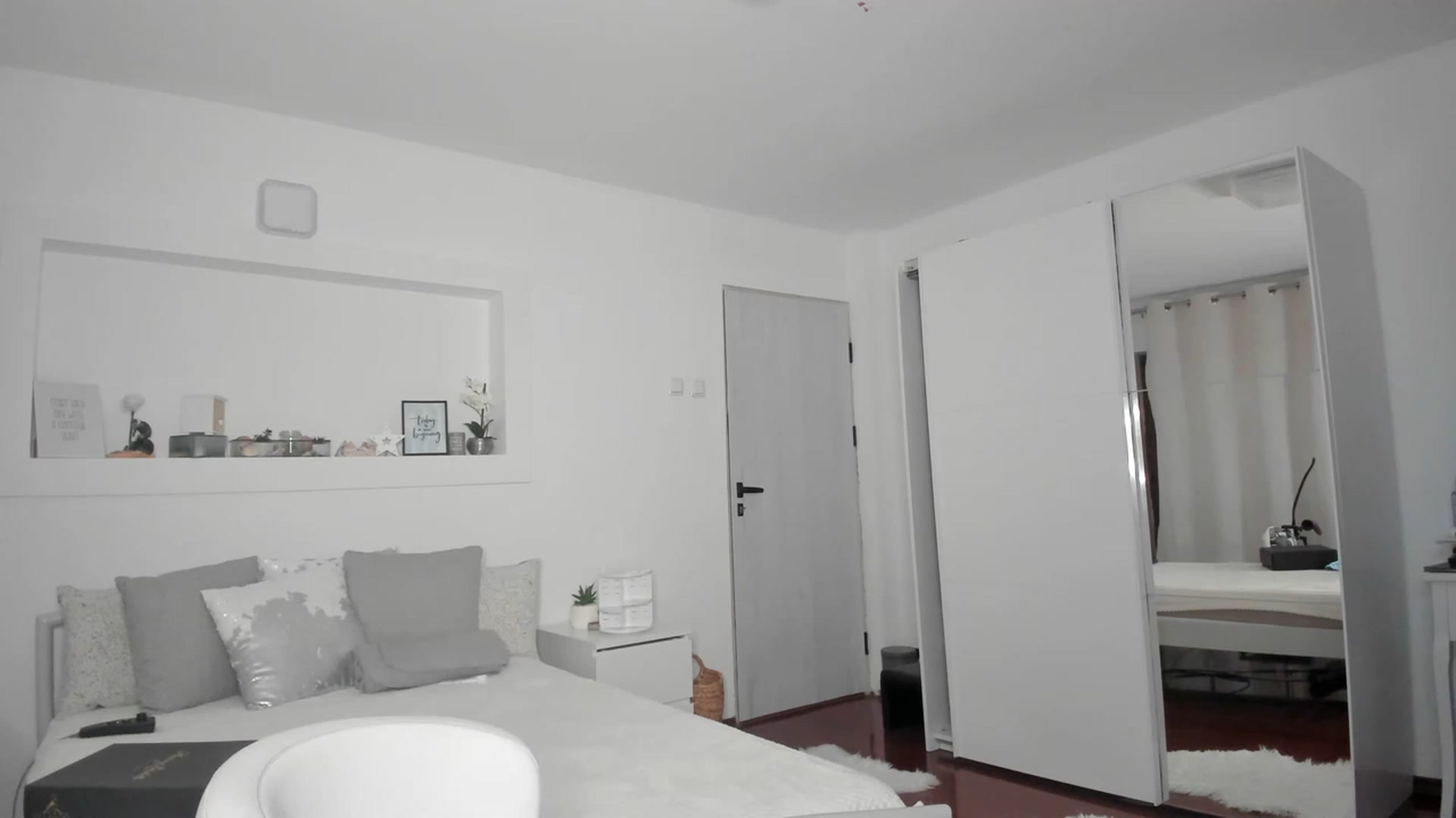 Gallery image thumbnail from Lilie_'s myfreecams stream on, 01/07/2023, 19:39 image 10 of 20
