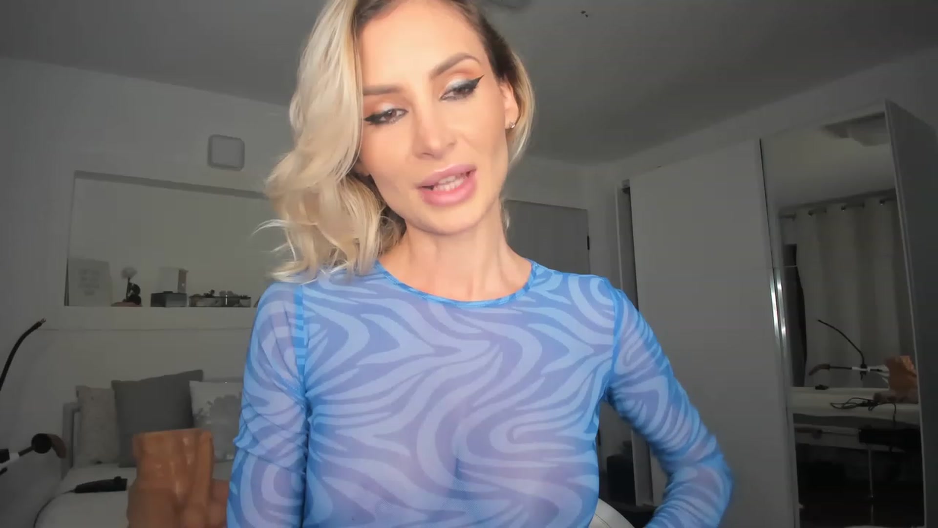 Gallery image thumbnail from Lilie_'s myfreecams stream on, 01/20/2023, 18:26 image 3 of 20