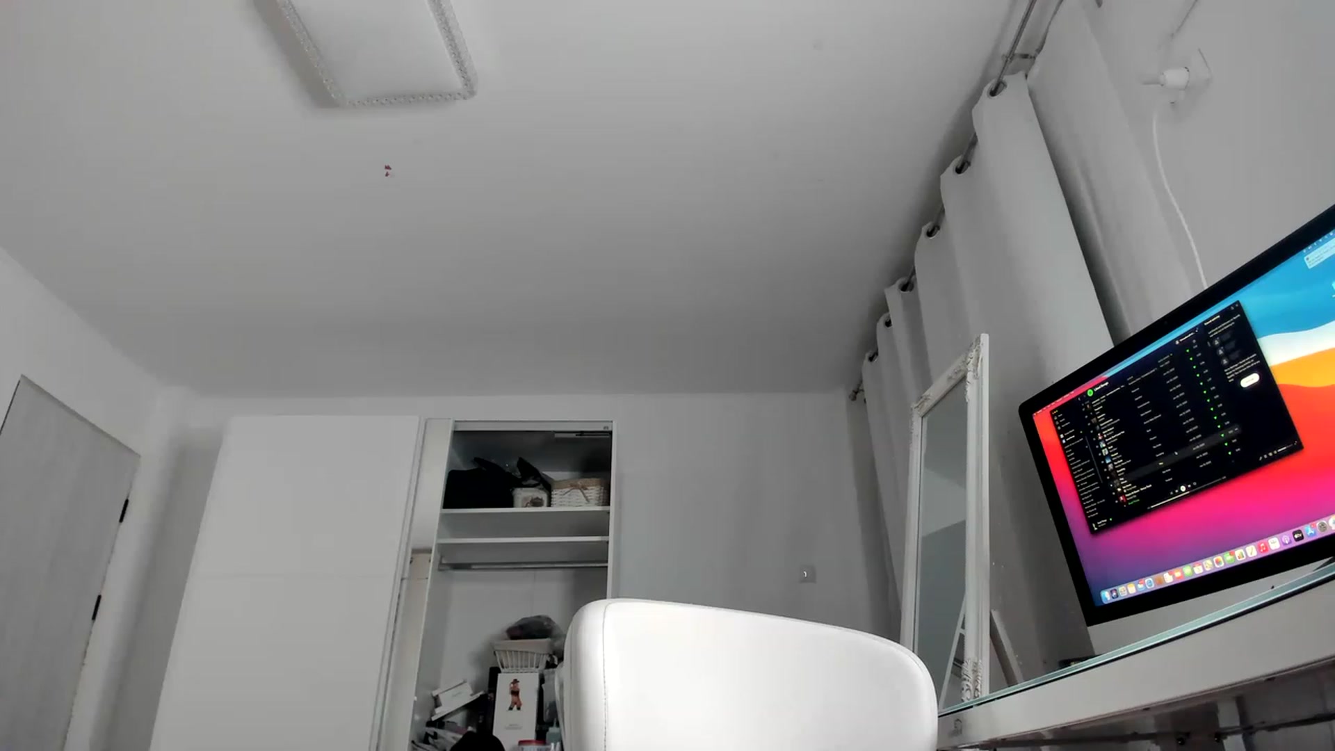Gallery image thumbnail from Lilie_'s myfreecams stream on, 03/03/2023, 18:33 image 15 of 20