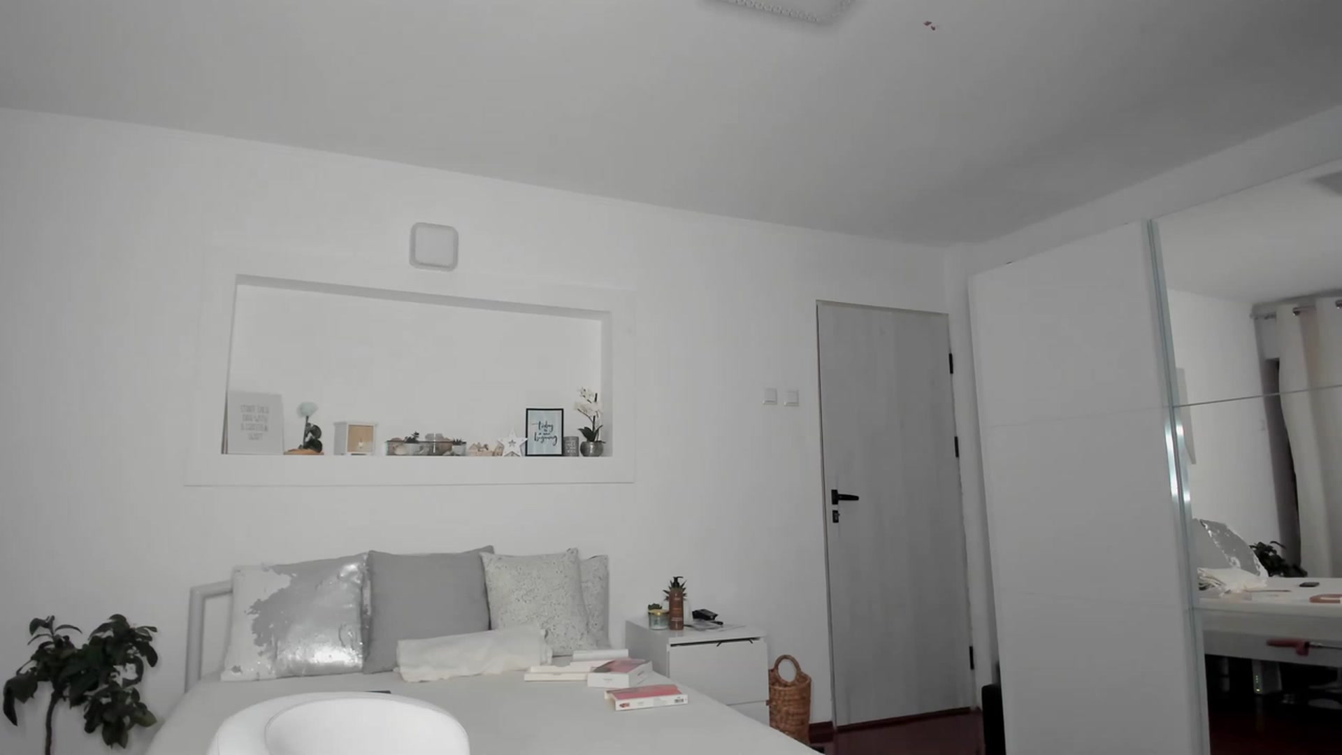 Gallery image thumbnail from Lilie_'s myfreecams stream on, 03/15/2023, 19:08 image 8 of 20