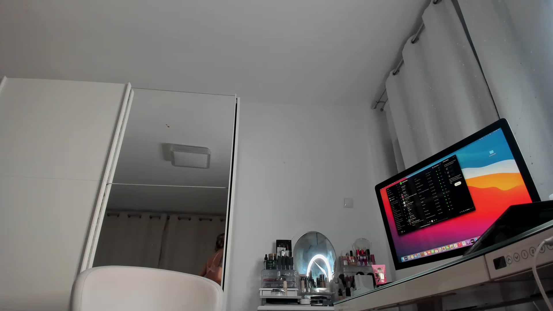 Gallery image thumbnail from Lilie_'s myfreecams stream on, 04/02/2023, 19:08 image 3 of 20