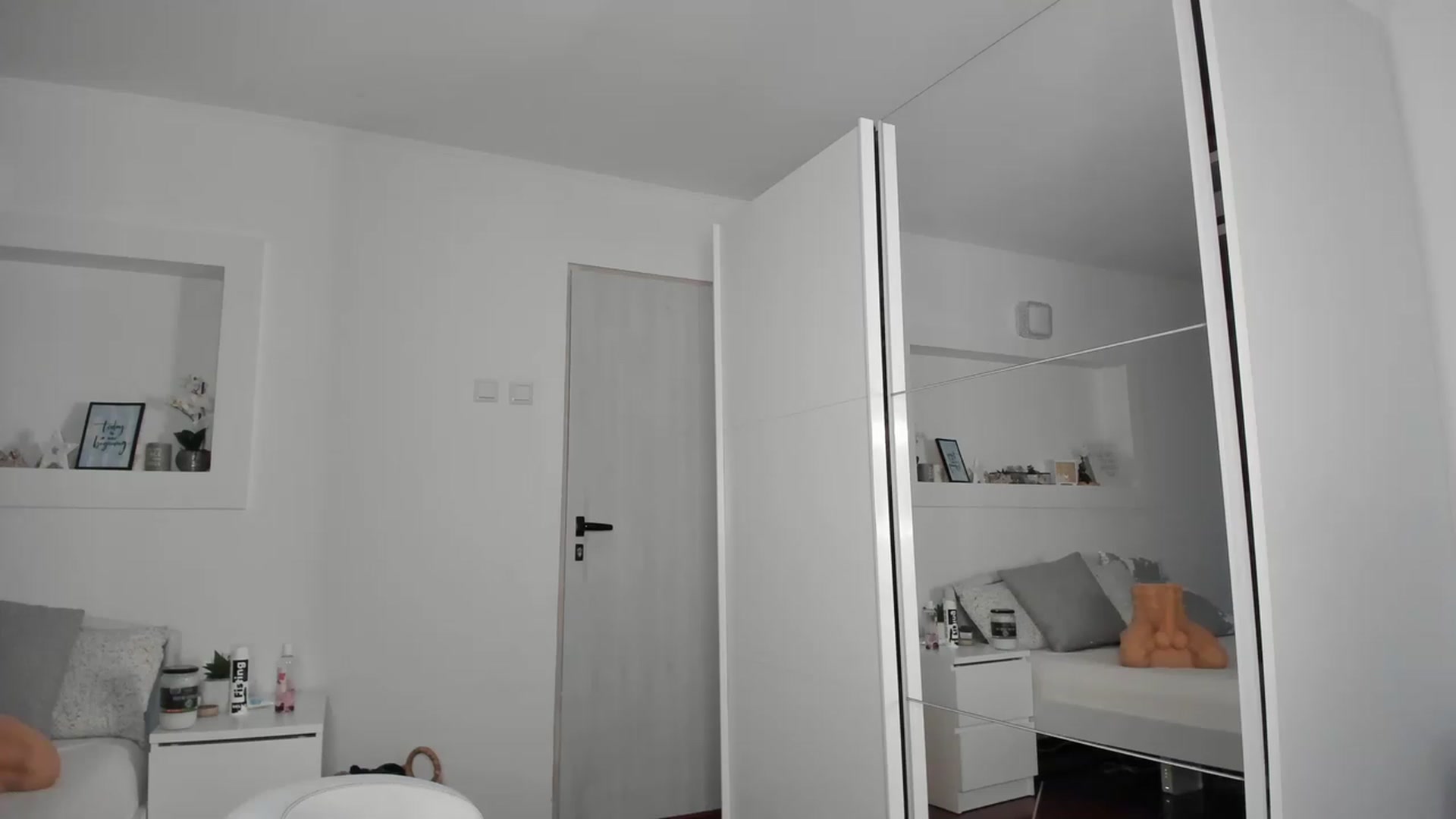 Gallery image thumbnail from Lilie_'s myfreecams stream on, 04/21/2023, 17:26 image 20 of 20