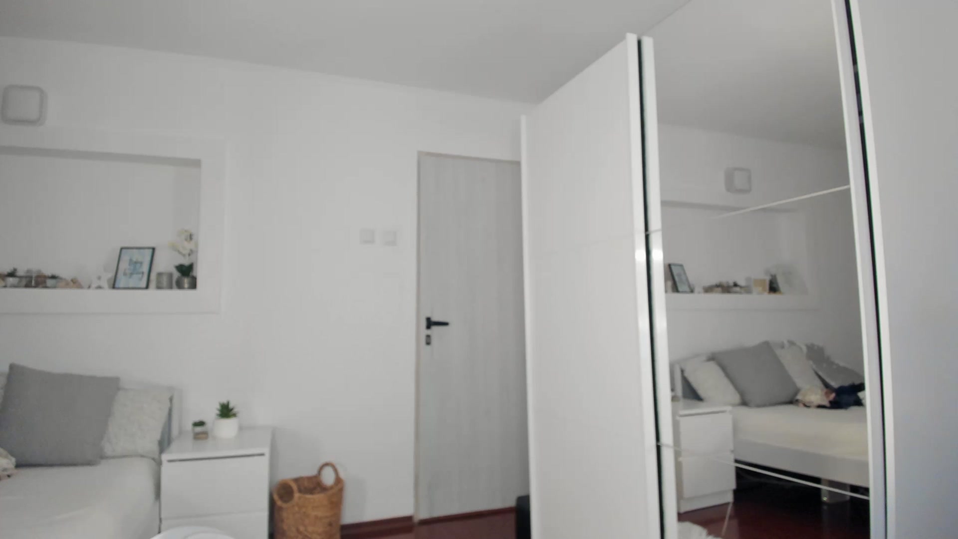 Gallery image thumbnail from Lilie_'s myfreecams stream on, 04/25/2023, 19:13 image 15 of 20